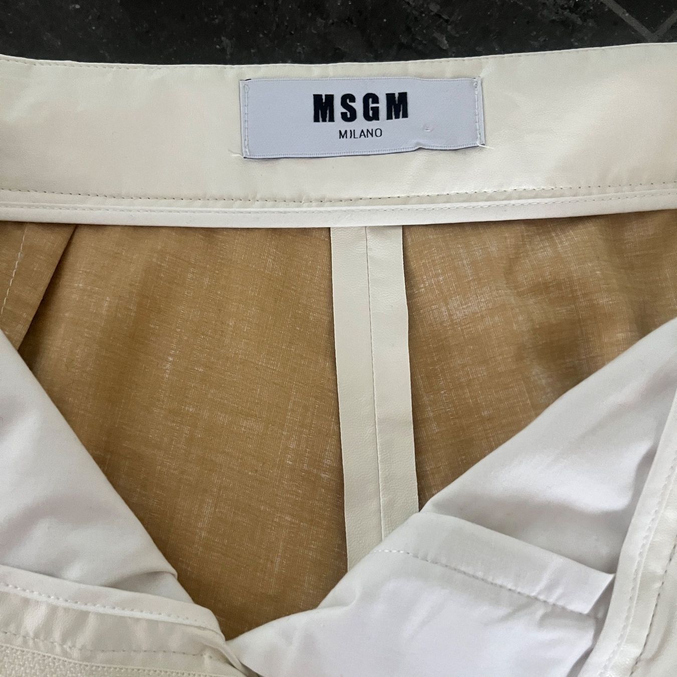 Pantaloni: MSGM Lederlook Hose Gr 38 – Usato da Hildisrieden venduto da Inna71 5