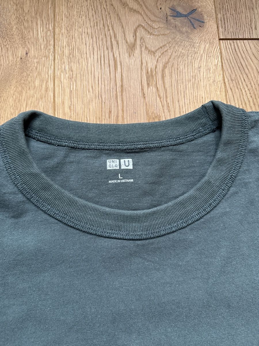 Uniqlo T-shirt: Uniqlo Basic T-Shirt grün – Usato da Düdingen venduto da kleidungsmarktplatz 1