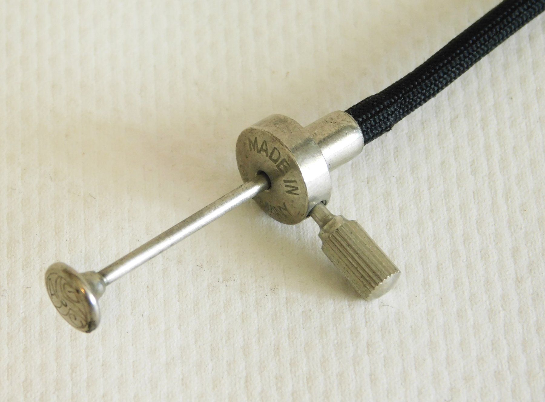 Leica Altri Accessori: Vintage Kabelauslöser – Usato da Emmenbrücke venduto da Ulisse-22 1