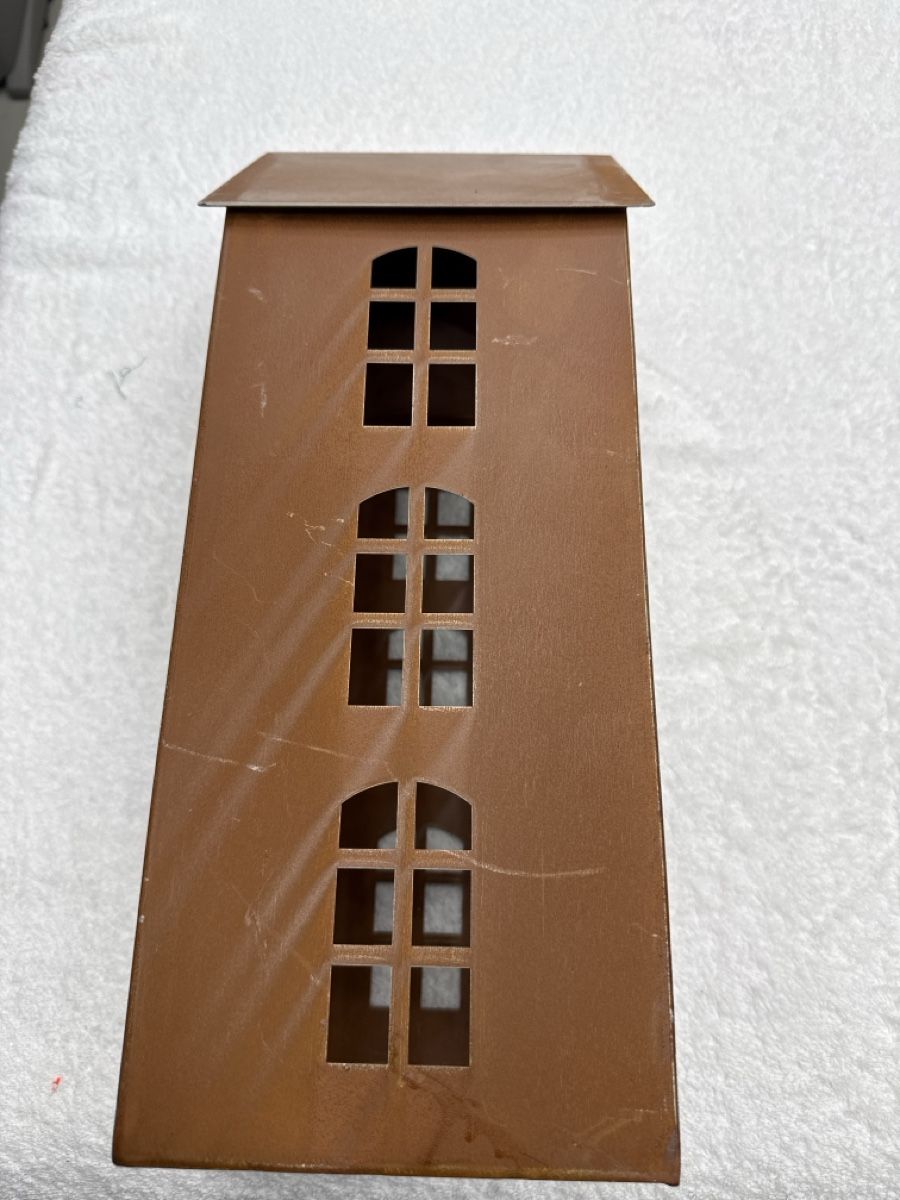 Alle Dekorationen: Maison décorative en métal marron – Neu und originalverpackt aus Chenens von anasantos90 1