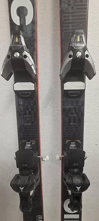 Atomic Sci: Ski Atomic PUNX 1m82 avec fixes réglables – Usato da Sugiez venduto da factorysportoutlet 3