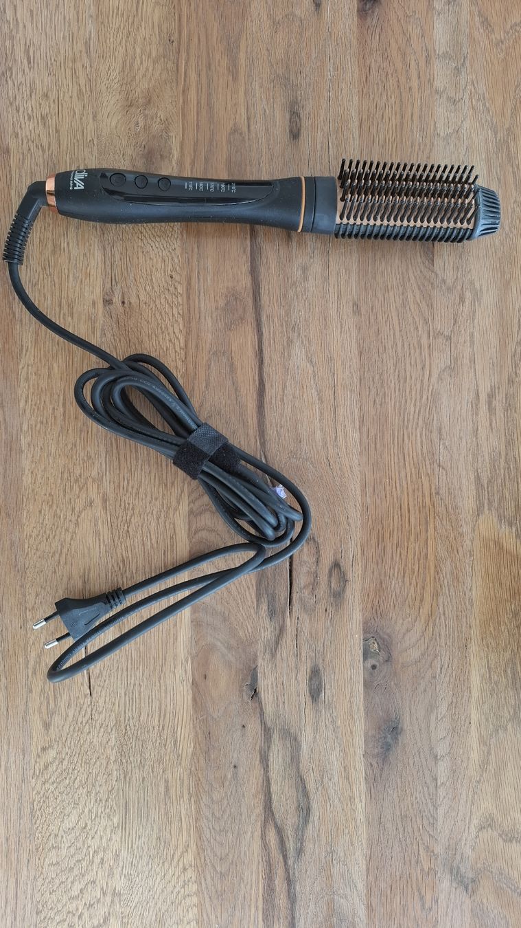 Sonstige Haarpflege: Diva Professional Styling Bürste SLIK460 – Gebraucht aus Münchenstein von sabrinchen02