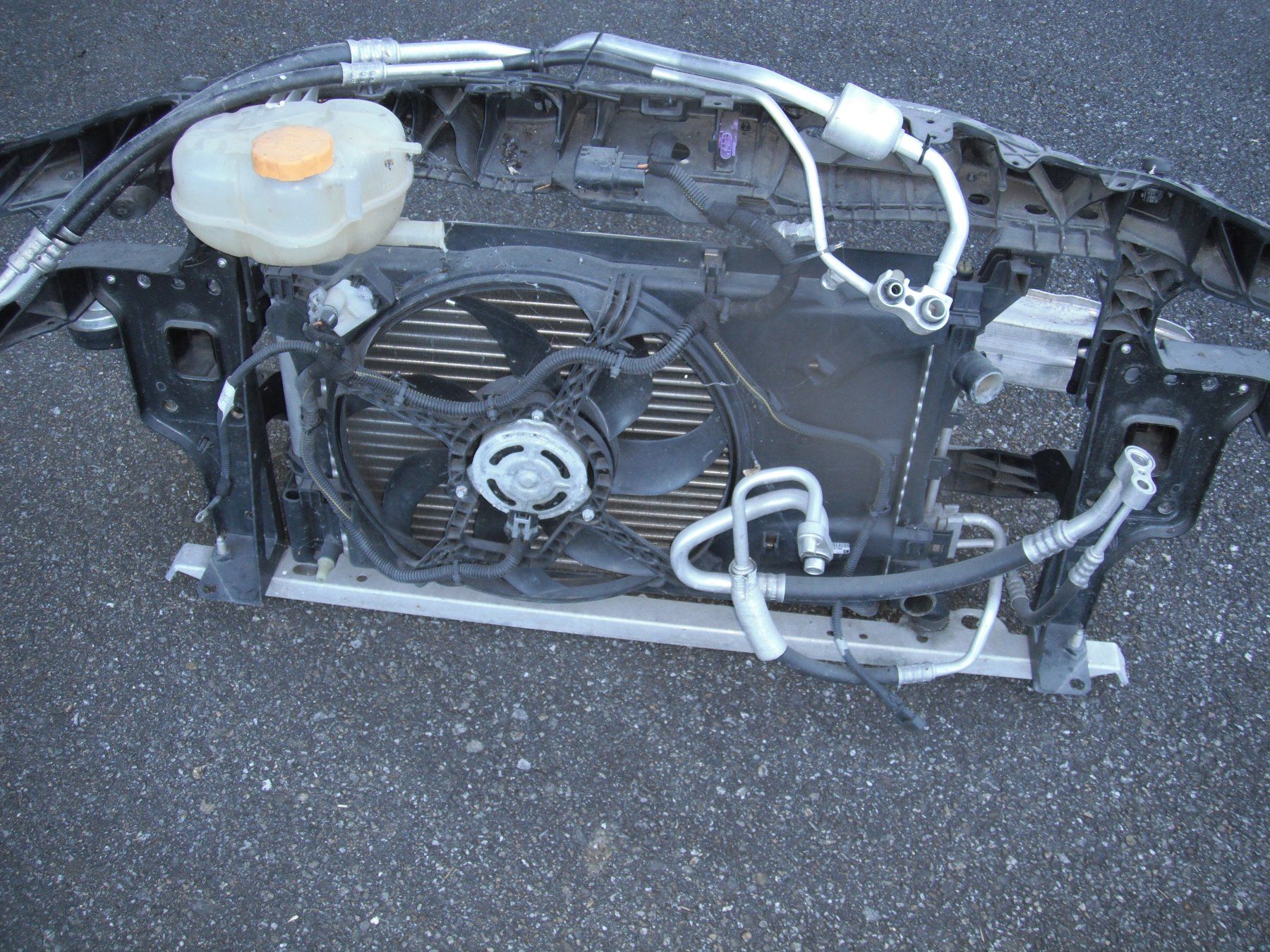 Opel Tutti pezzi di ricambio auto: Opel Corsa D Front – Usato da Ruswil venduto da bauz01 2