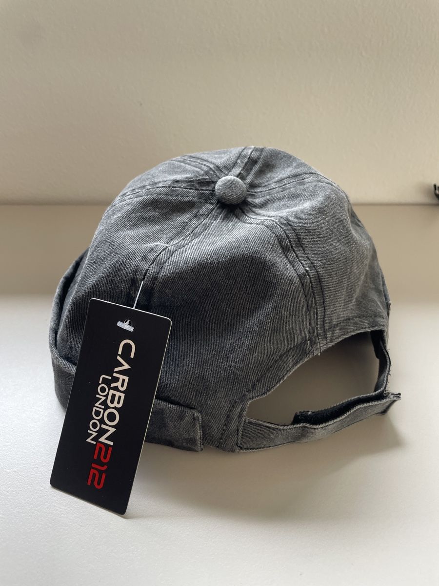 Hüte, Mützen & Caps: Docker Cap (grau) – Neu und originalverpackt aus Mauren von acht33null