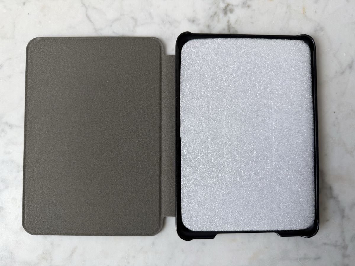 Cover & Protezioni schermo: Kindle protective cover case. – Nuovo e nell'imballaggio originale da Zürich venduto da ber_78xz 2