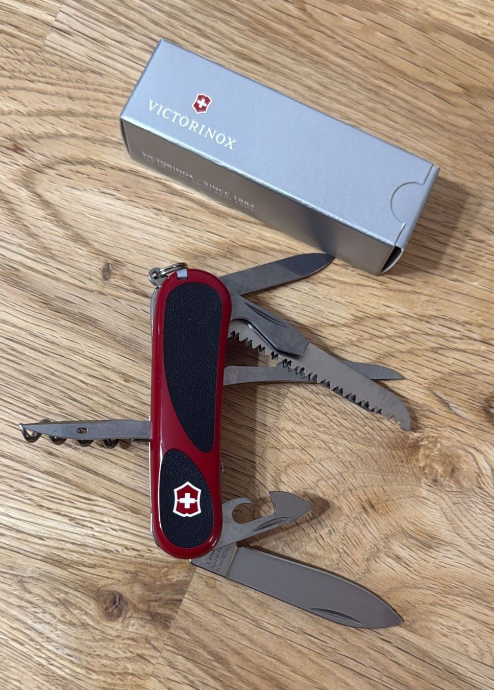 Victorinox Coltelli tascabile: VICTORINOX  SACKMESSER  EVOGRIP S17 RED/BLACK – Nuovo e nell'imballaggio originale da Zürich venduto da Frei-Occasionen 1
