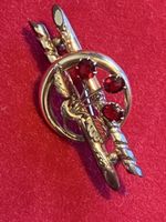 Vintage Brosche mit roten Steinen, Gold Look, Schmuck