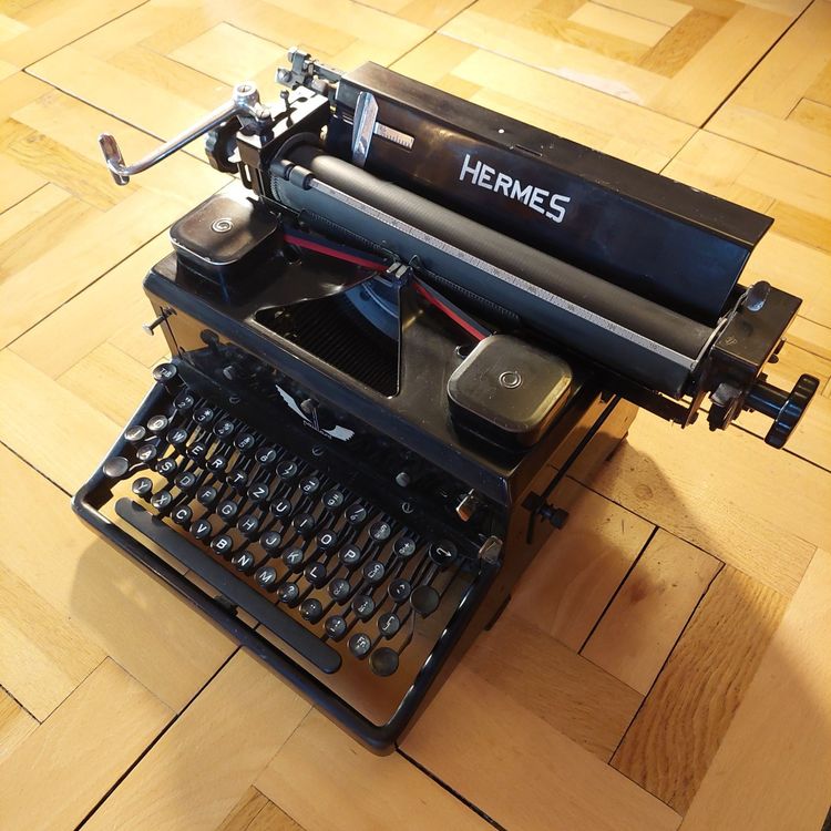 Hermès Paillard Yverdon magnifique machine à écrire ancienne (D ...