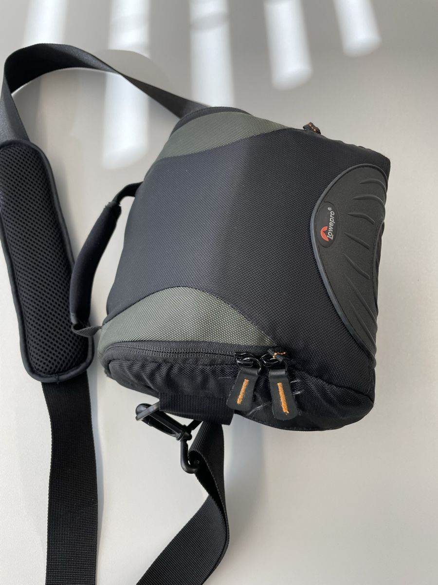 Canon Appareil photo: Spiegelreflexkamera Canon EOS 600D Objektiv Blitz Tasche – D'occasion à Frick par ive_6w85 4