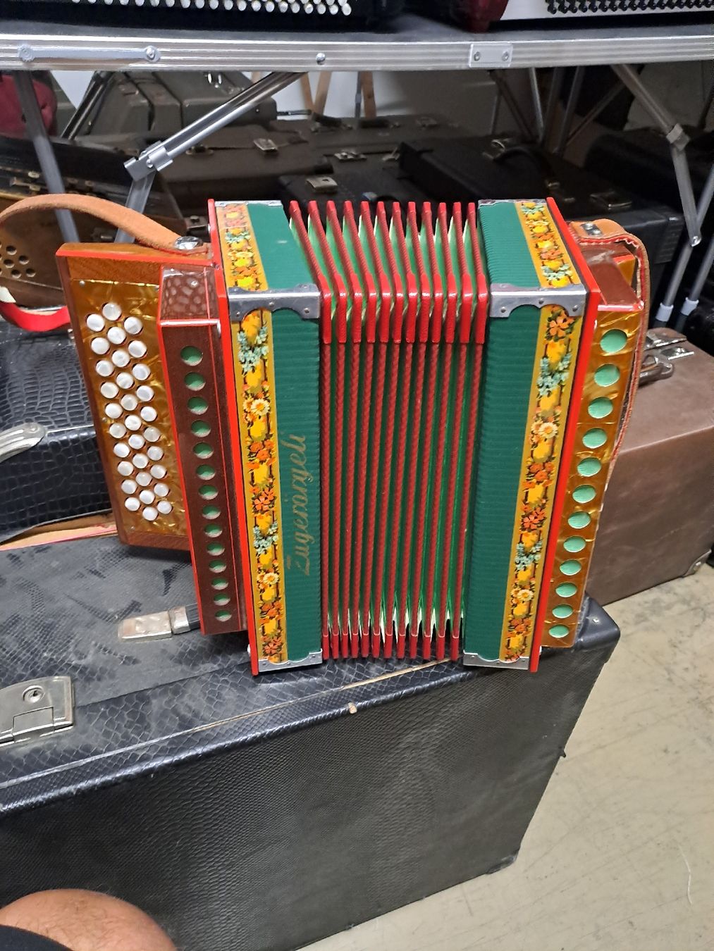 Instruments de musique: 2.chorig top orgeli – D'occasion à Villeneuve par BibiVintage