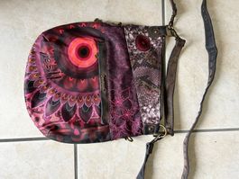 DESIGUAL - kleine Tasche, mehrfahrbig mit Überschlag