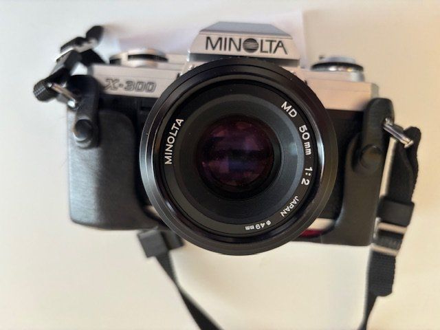 Minolta Fotocamera: Minolta X-300 mit 50mmm - Objektiv – Usato da Stein am Rhein venduto da glocky 1