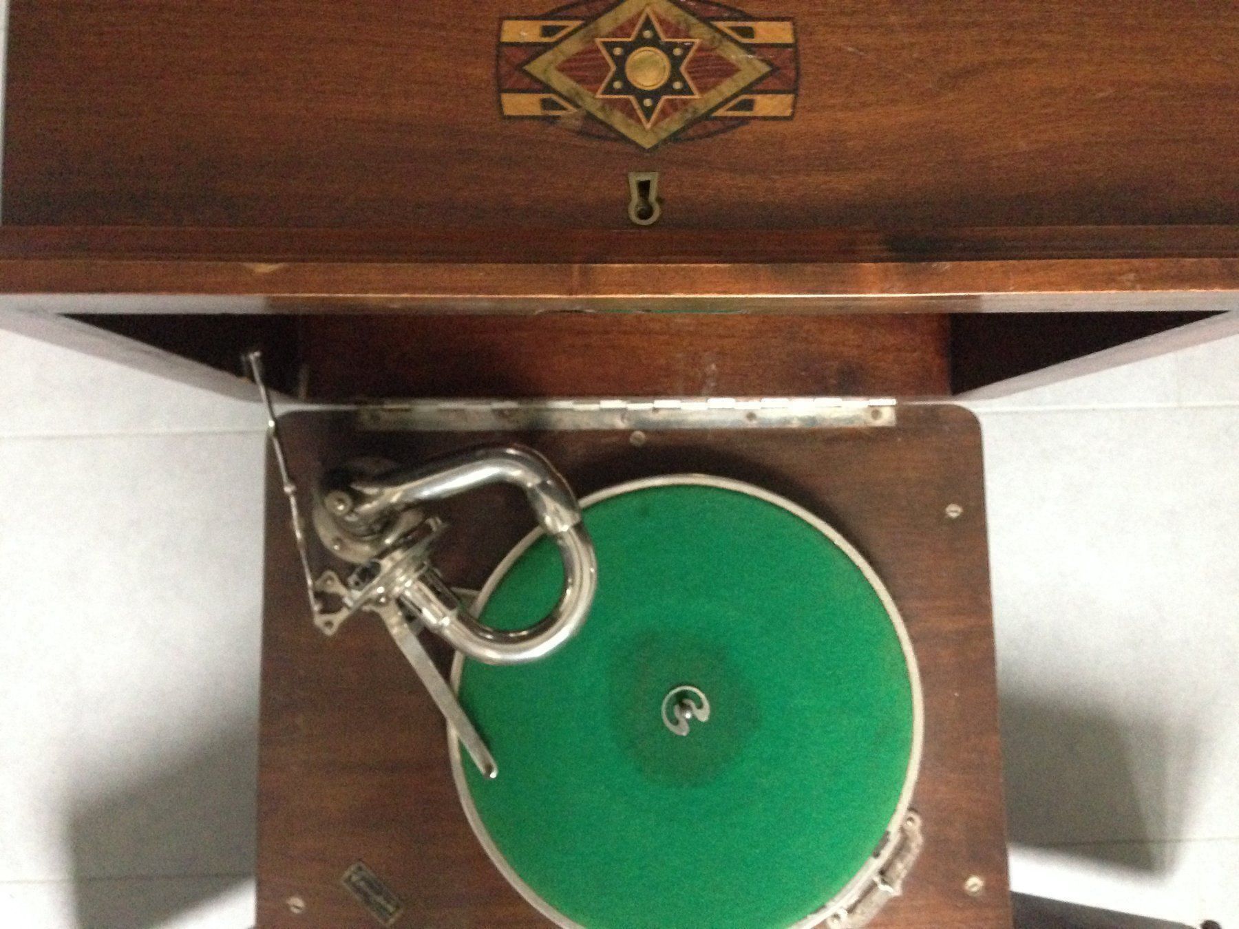 Plattenspieler: Antikes Grammophon (kein Replikat) – Gebraucht aus Zürich von Coris 5