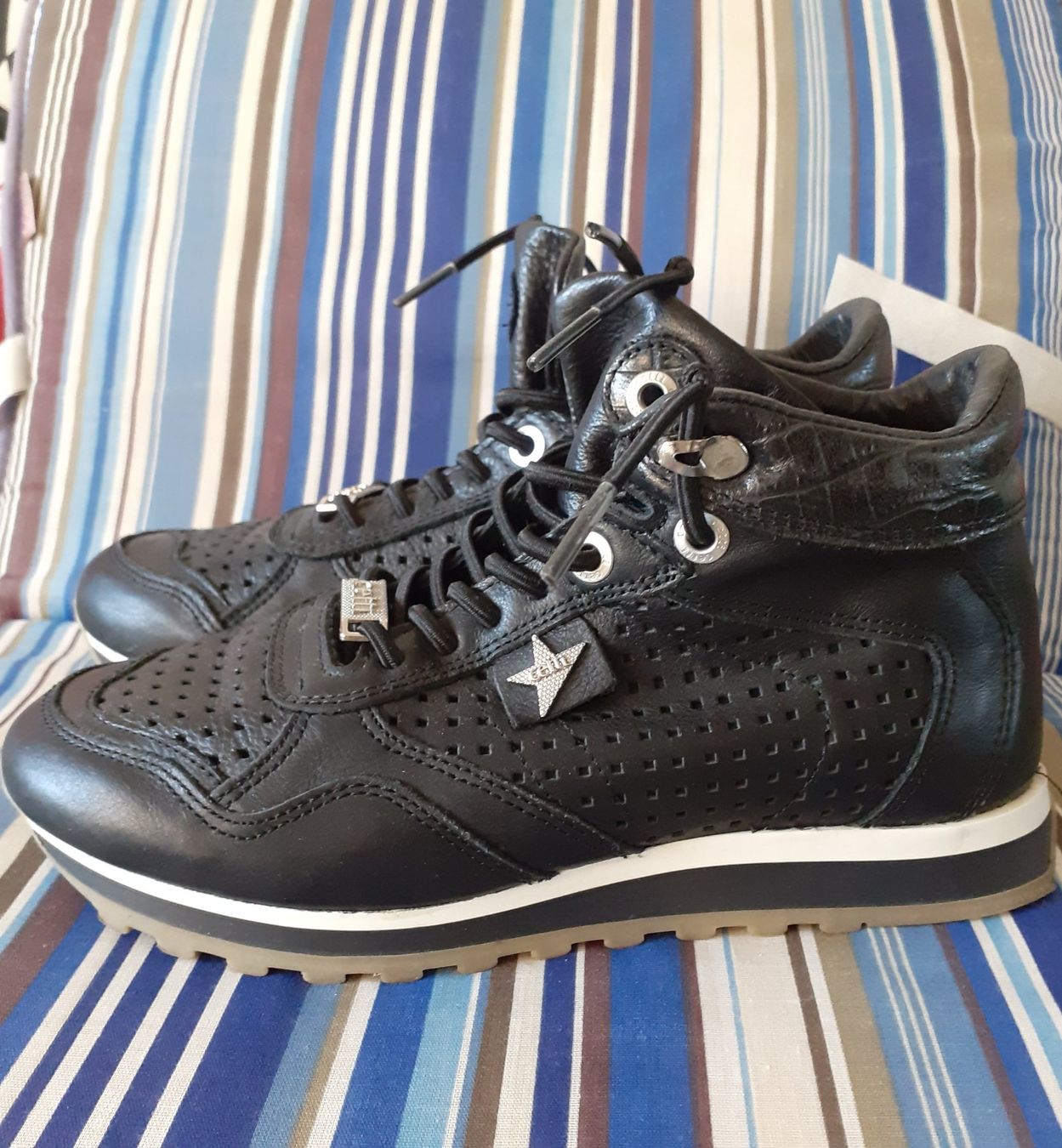Damenschuhe: Cetti Leadersneaker, 36 – Gebraucht aus Bern von Solarsystem