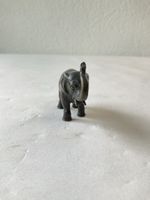 Ancien bronze, éléphant patiné