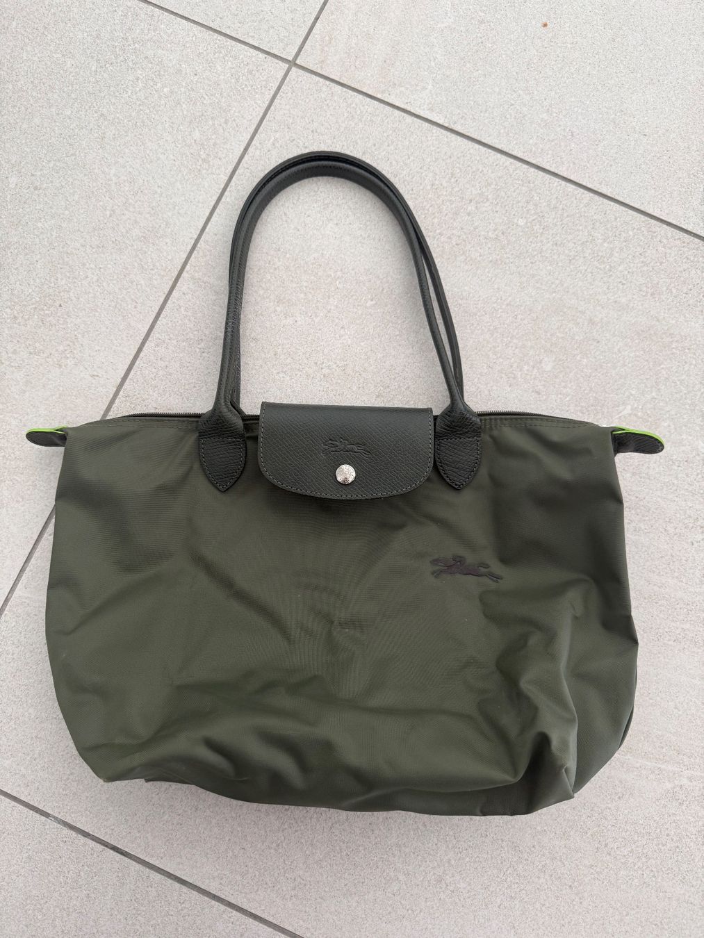 Longchamp Taschen für Damen: Longchamp Medium Le Pliage – Gebraucht aus Männedorf von fge_tt7h