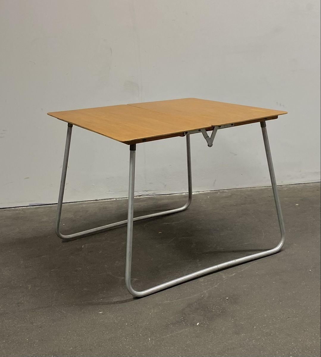 Tische: Mid century Klapptisch im Bauhaus Design – Gebraucht aus Burgdorf von swintila 3