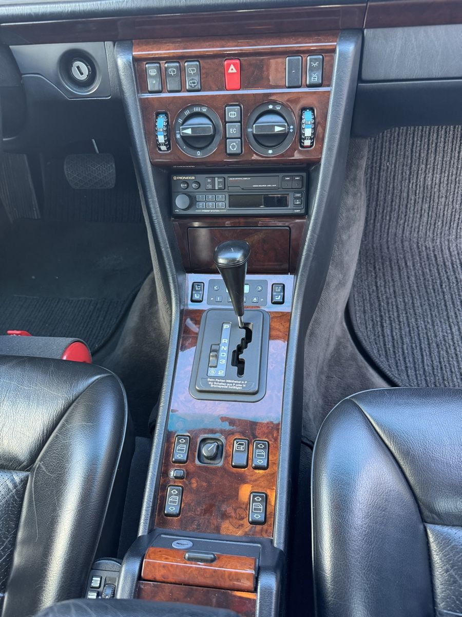 Mercedes-Benz Automobili: Mercedes E300 W124  – Usato da Fislisbach venduto da Besibesi8 8