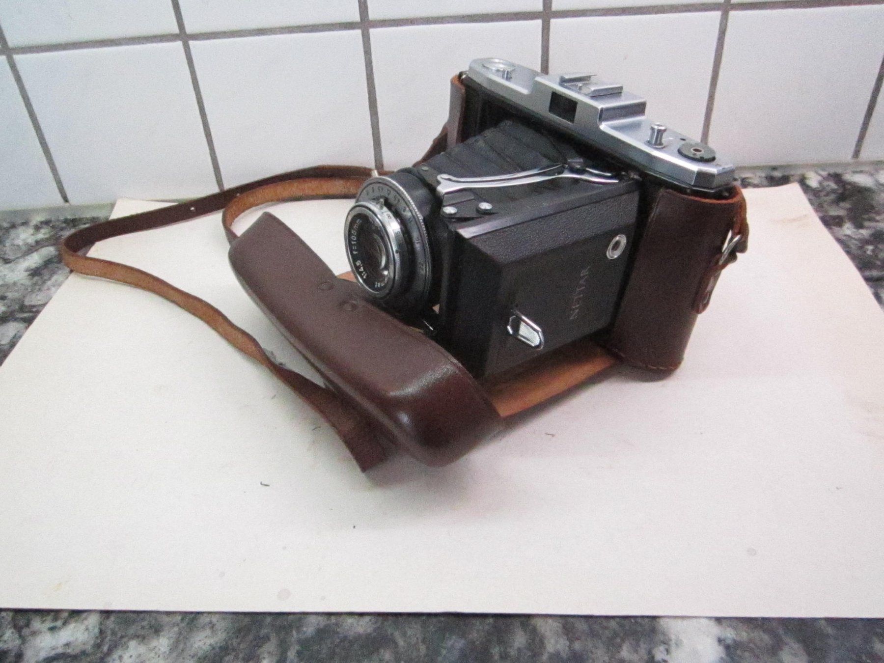 Zeiss Fotocamera: Zeiss-Ikon-Klappkamera. – Usato da Mellingen venduto da Wupper 1