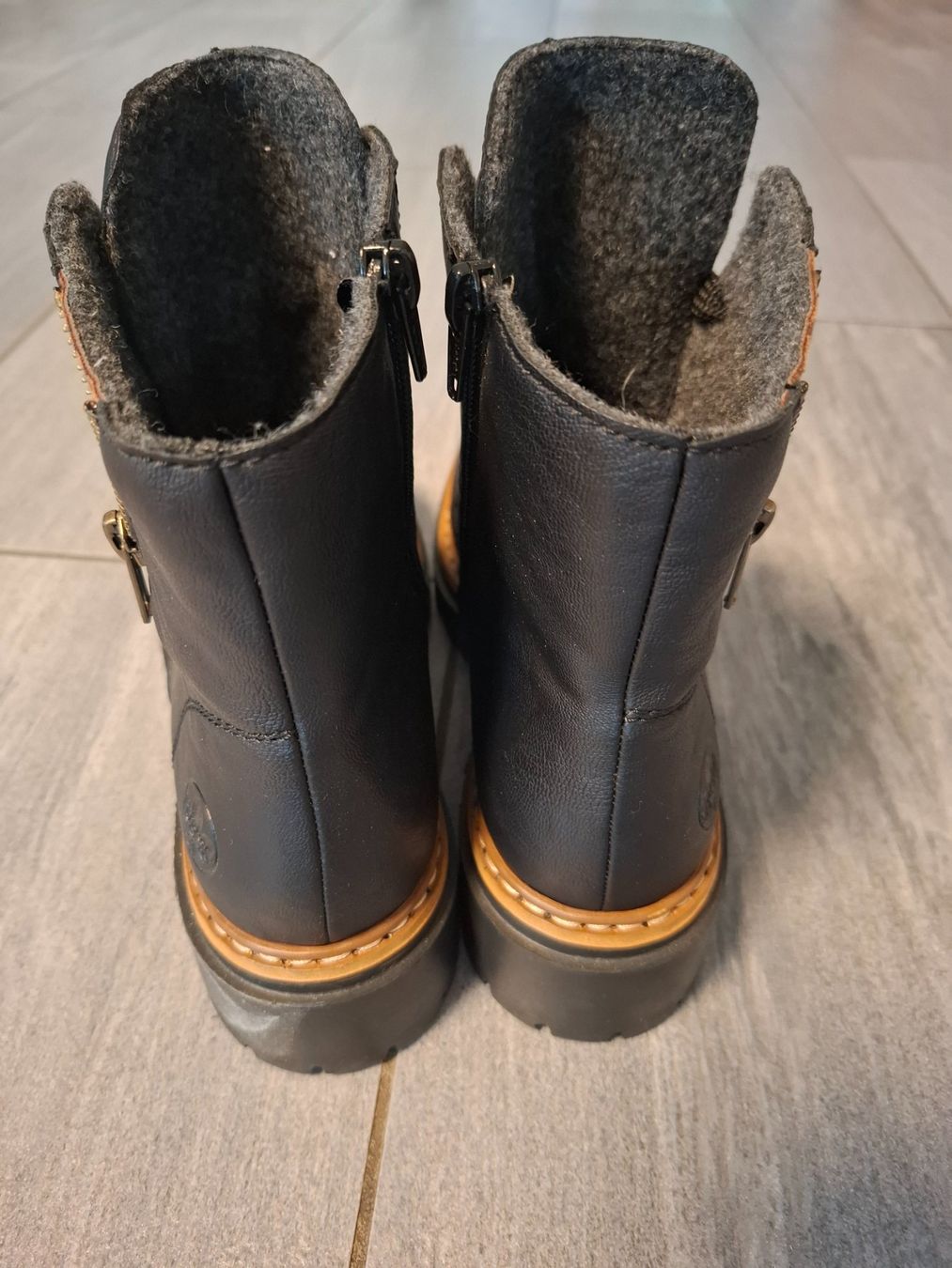 Rieker Scarpe da donna: Neuwertige Schuhe 39 rieker – Usato da Eggenwil venduto da Shia15 2