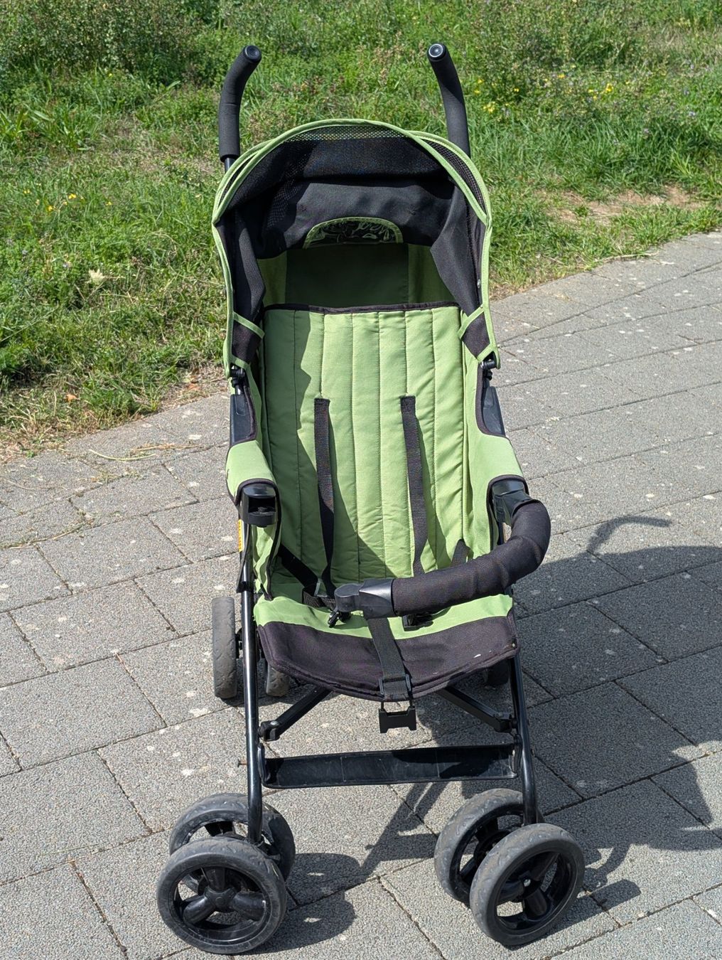 Kinderwagen: Grün-schwarzer Compact Plus Buggy – Gebraucht aus Starrkirch-Wil von Goemsu 3