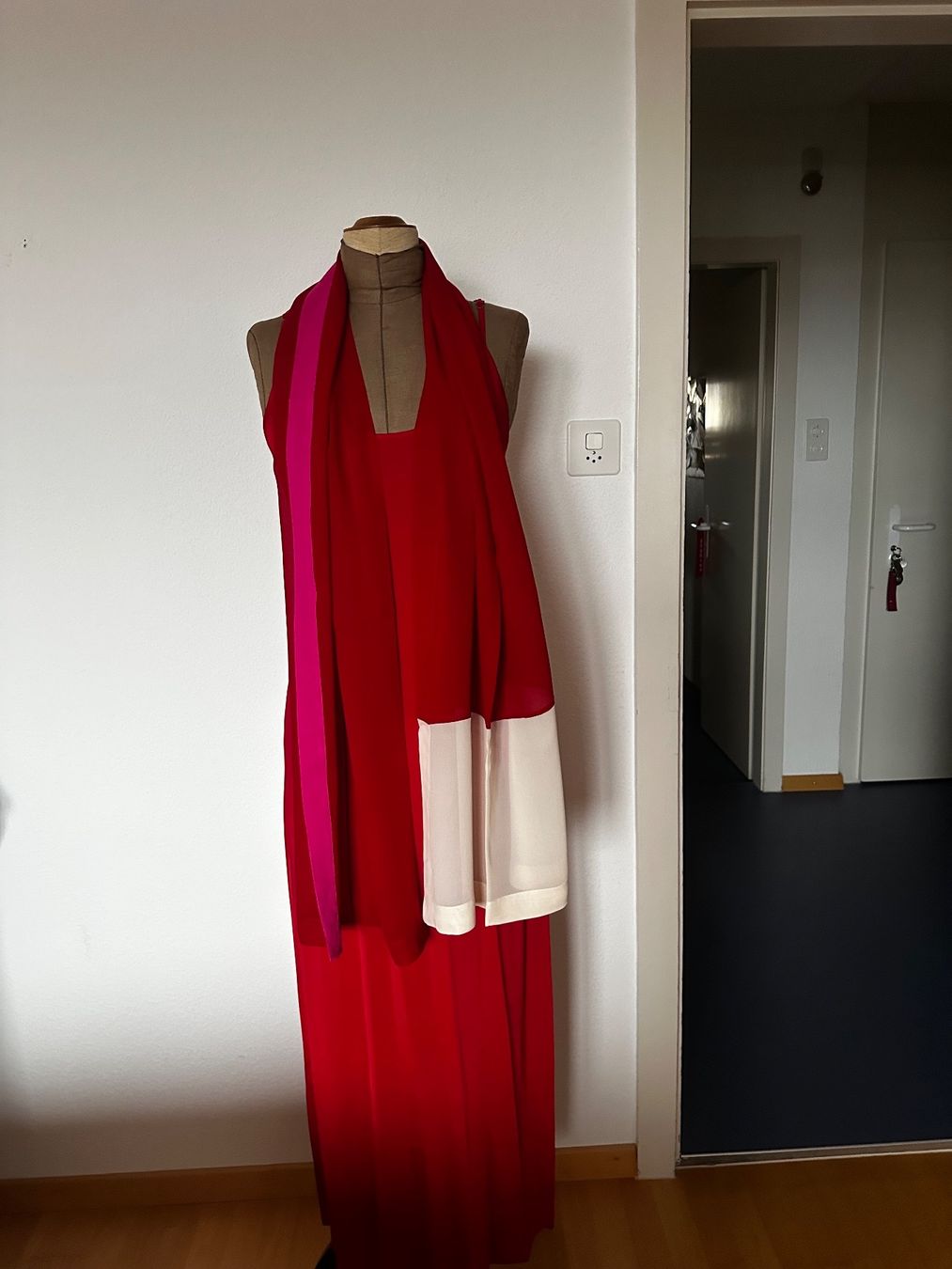 Kleider: Maxikleid mit Schal von Turnover – Gebraucht aus Niederteufen von nana65 4