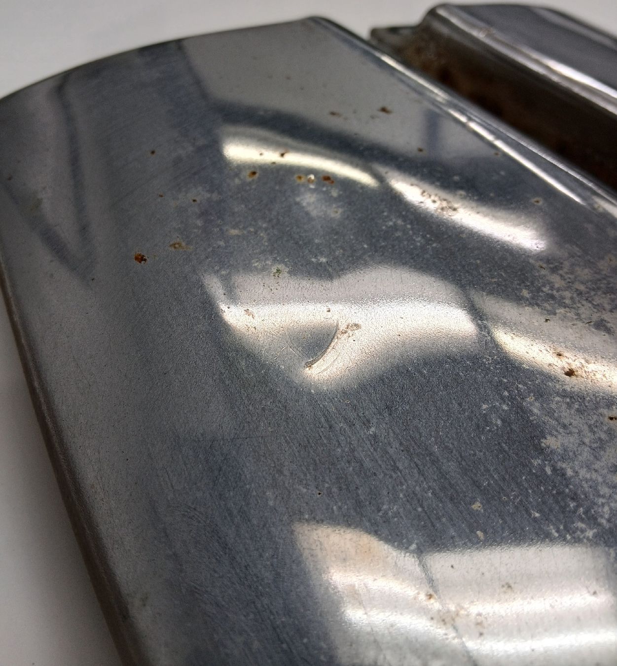 Buick Alle Autoersatzteile: Chrome d'aile avant Buick Riviera 66 – Gebraucht aus la heutte von Auto-stock 1