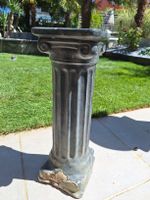 Säule Stele antiker Stil Sockel Deko beschädigt