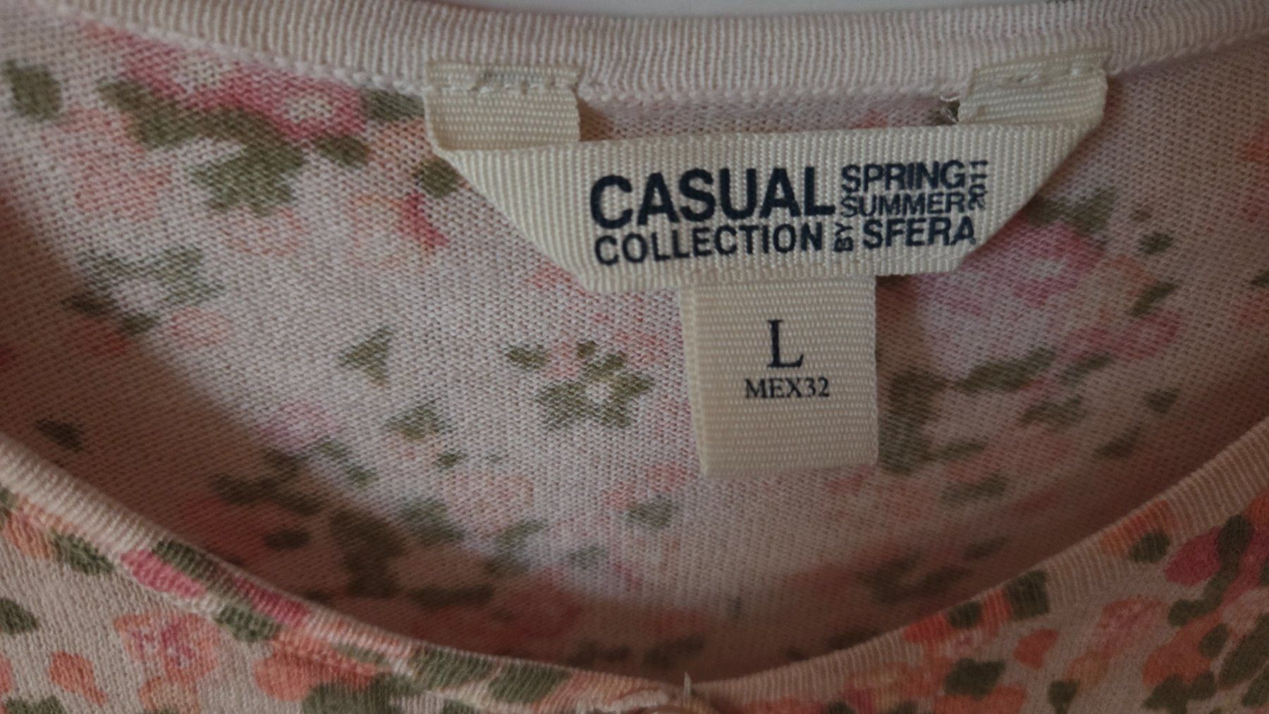 Jacken: Sfera Strickjacke geblümt Sommer L – Gebraucht aus Weggis von Leeclipse 1