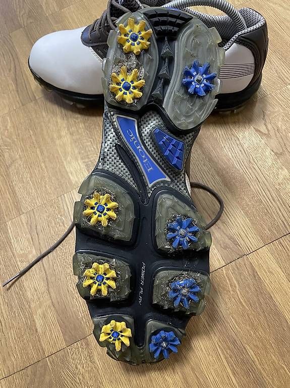 Herrenschuhe: Herren Golfschuhe Gr. 9.5 – Gebraucht aus Basel von nur_rly7 2