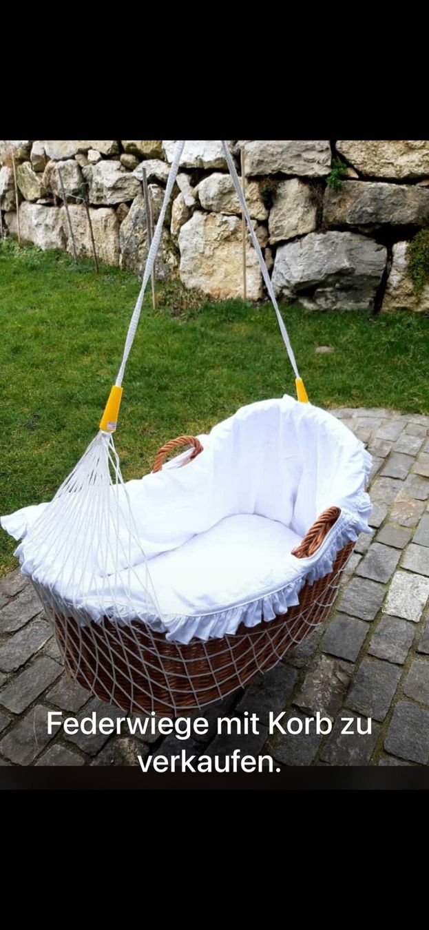 Sdraiette & Sdraiette a dondolo: Federwiege mit Korb  – Usato da Jeuss venduto da Marcoguapo