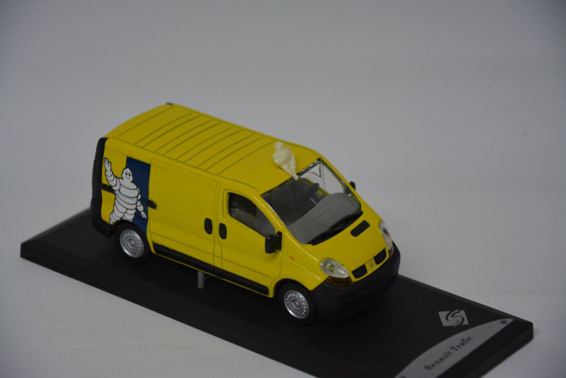 Renault Modellini d'auto: Renault Trafic Michelin , Solido , 1:43 – Nuovo e nell'imballaggio originale da Goldach venduto da Feivel9 4