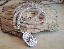 LOTUS -  Jadekette - Sterling Silber - beigerosa