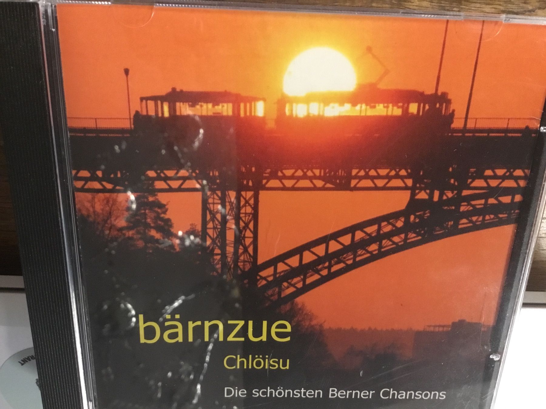 CD: Bärnzue - Chlöisu: Die schönsten Berner Chansons - CD – Usato da Thierachern venduto da sweden08
