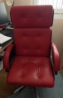 Roter Bürostuhl aus Leder, drehbar