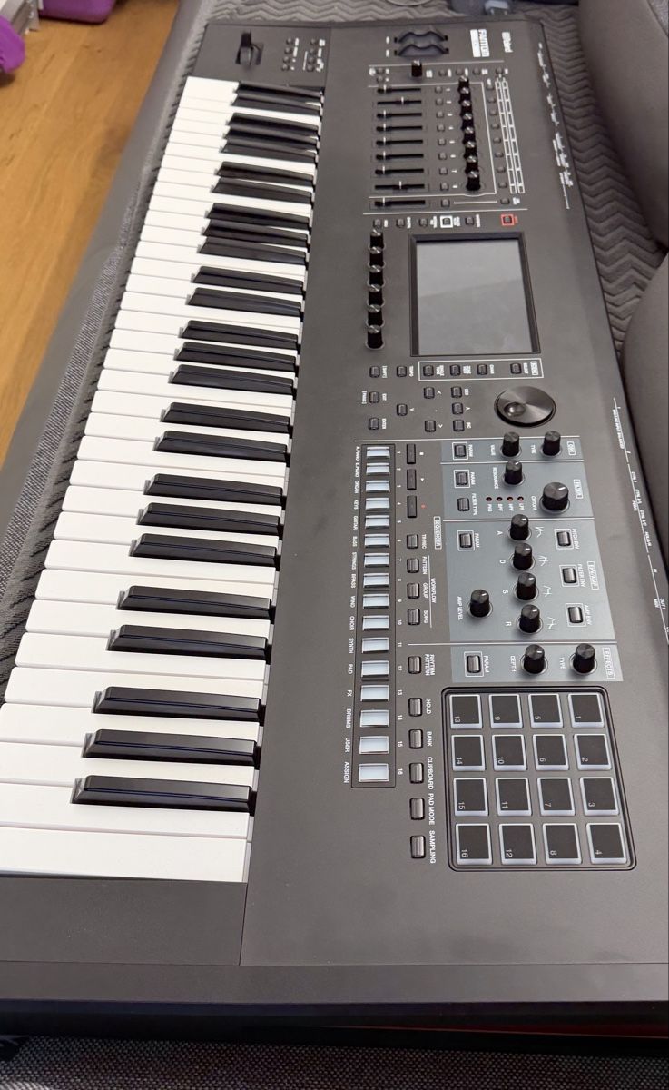 Roland Musikinstrumente: Roland Fantom 6 EX – Neu und originalverpackt aus st.gallen von Musikcarlo 4