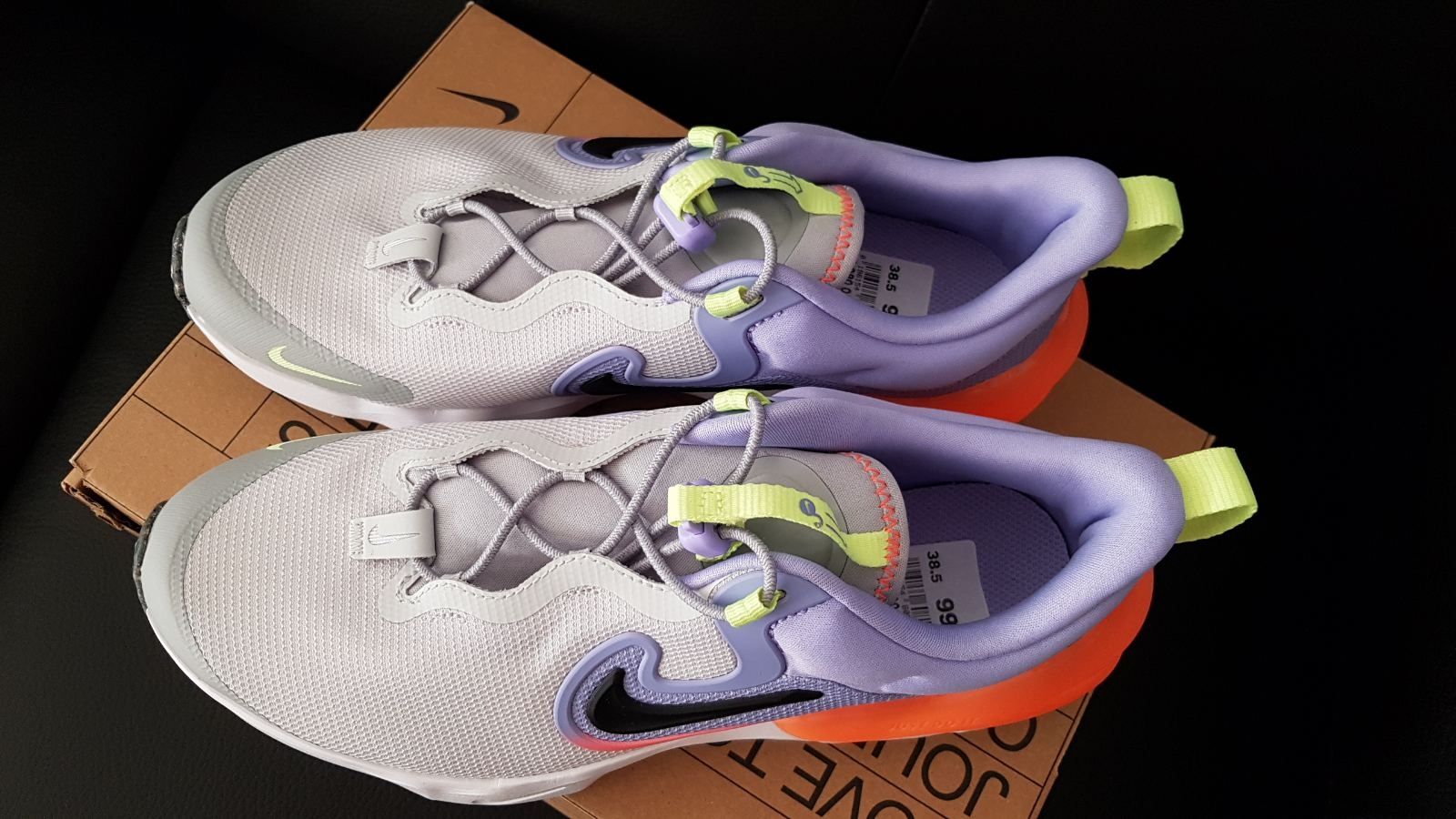 Nike Herrenschuhe: Sneakers Nike Run Flow GS Gr.38,5 – Neu und originalverpackt aus Zürich von ata_c8nh 3