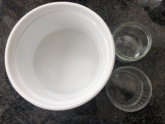 Set di piatti: Set of Soufflé dish and cups – Nuovo (secondo la descrizione) da Wohlen b. Bern venduto da cookiemonster 3