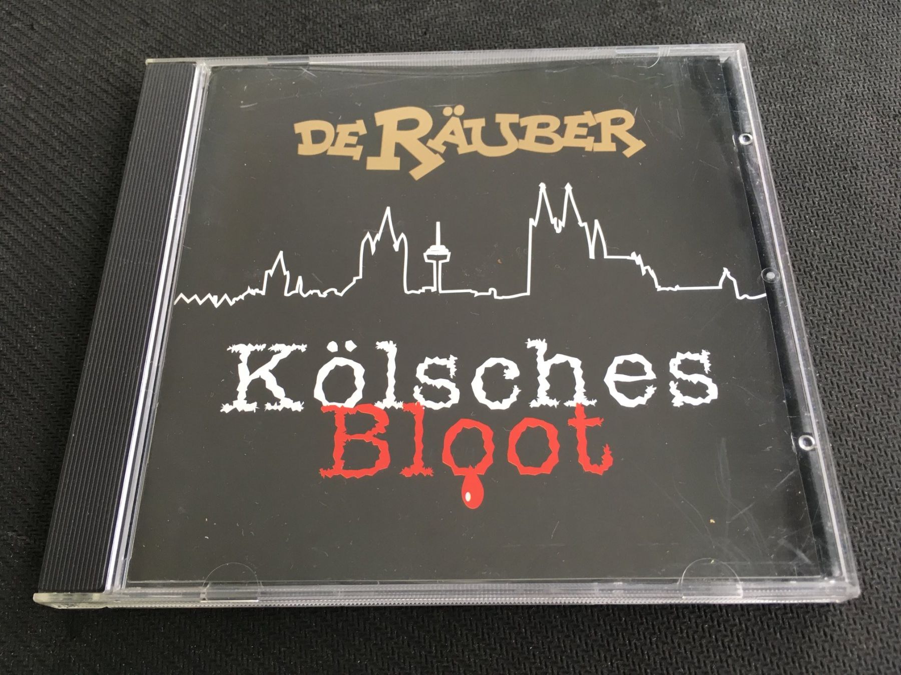 CD: De Räuber - Kölsches Bloot -CD- – Usato da St.Gallen venduto da MedienJoe