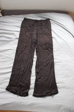 Stoffhose schwarz, mit leichter Struktur