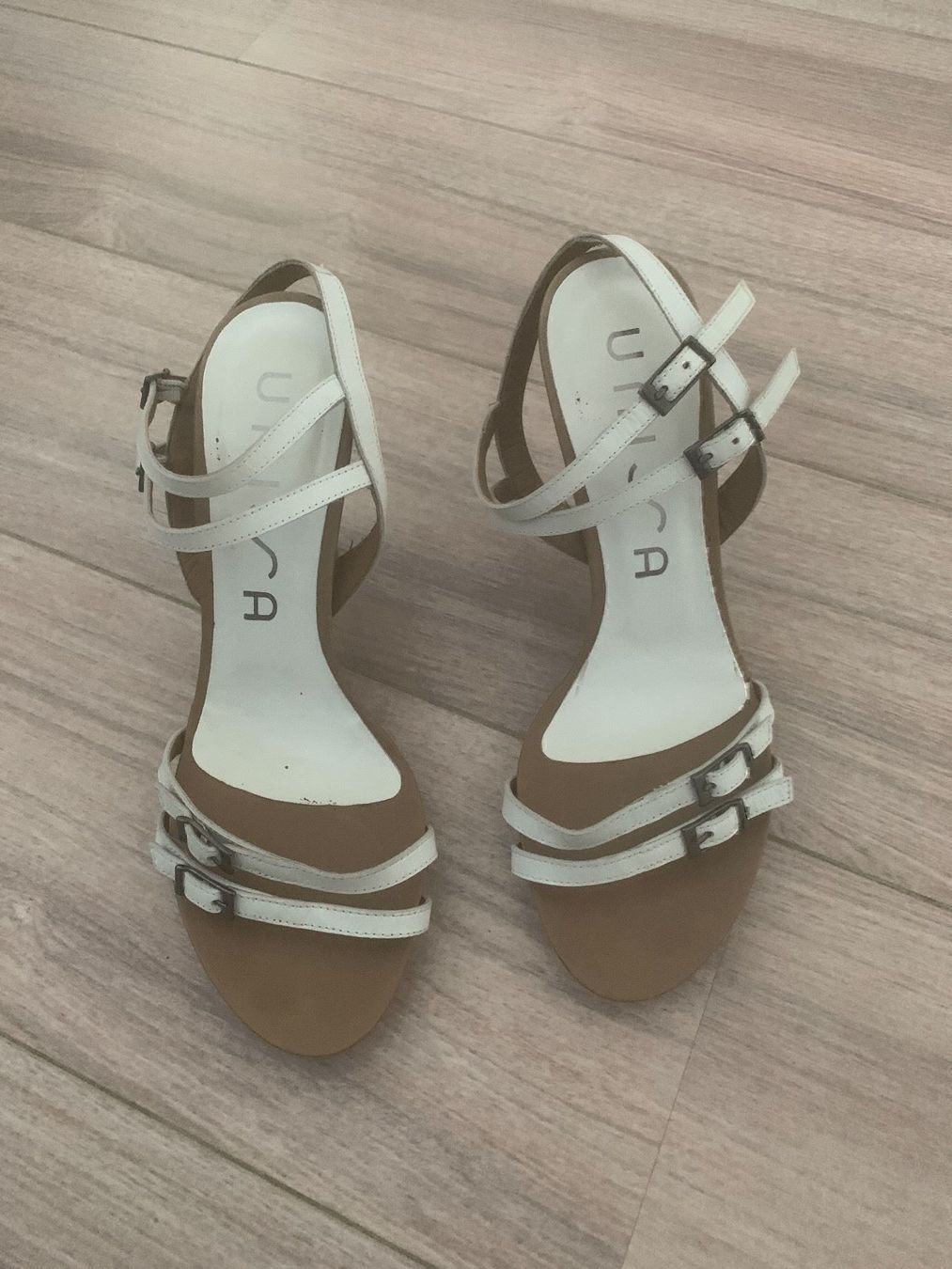Unisa Scarpe da donna: UNISA High Heels Gr. 38 weiss – Usato da Bonstetten venduto da VCLS
