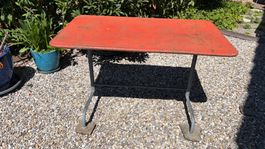 Vintage Gartentisch rot 70x120 klappbar (Bigla od. Sissach)
