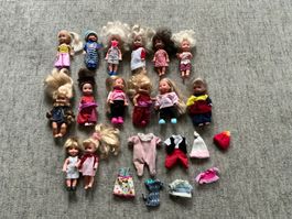 Barbie Kelly Puppen Set , 14 Figuren mit Kleidung gebraucht