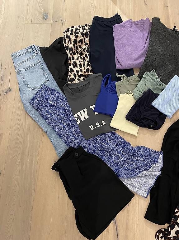 Lotti di vestiti: 18 teiliges Kleiderpaket GR. S/M – Nuovo (secondo la descrizione) da Bürglen TG venduto da sab_f6nd 1