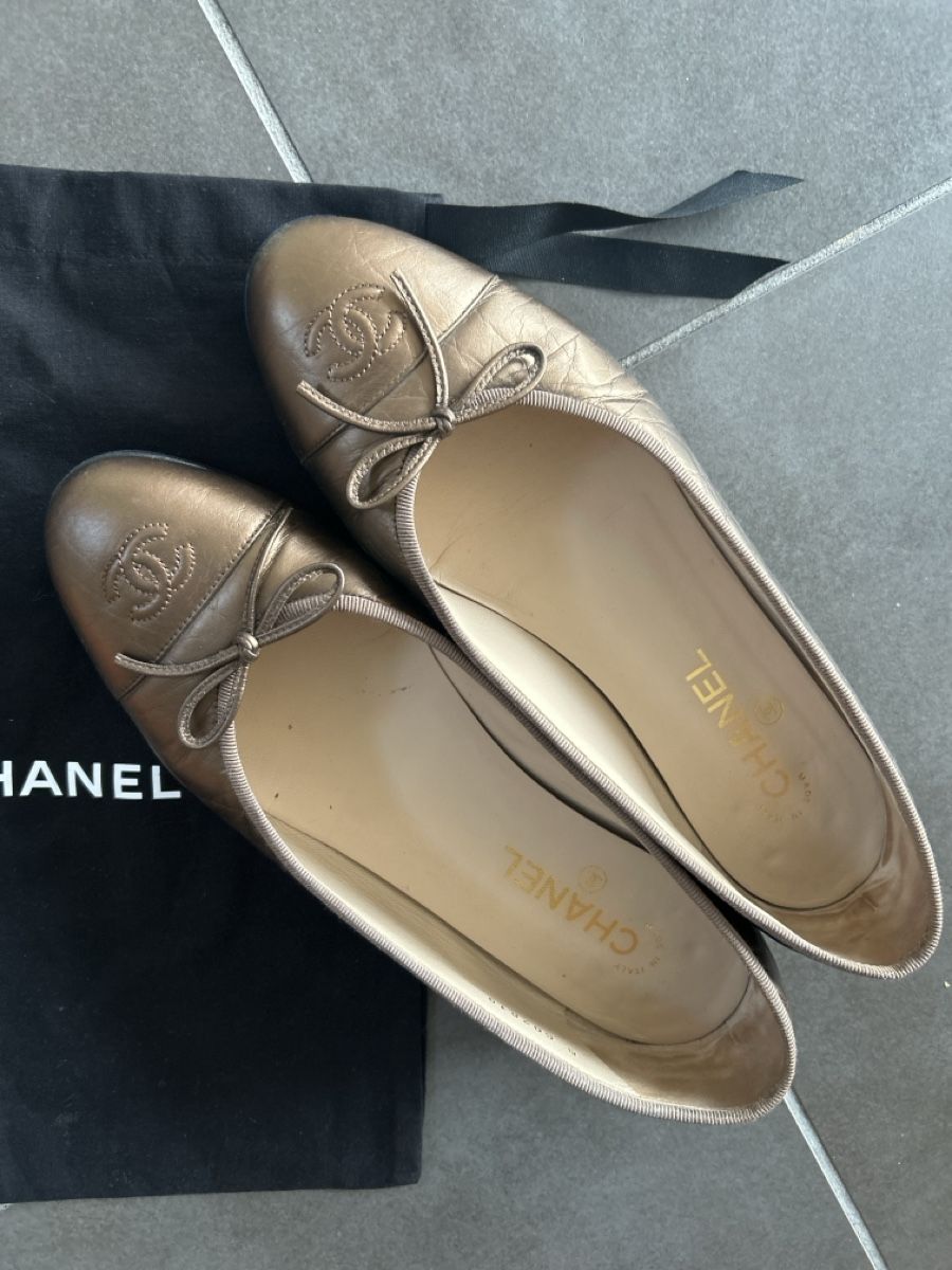 Chanel Chaussures femmes: Chanel Ballerinas 41.5 C – D'occasion à Savigny par linda2402