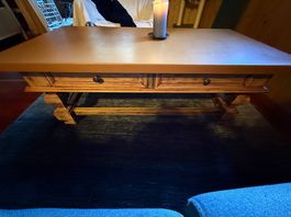  Belle table basse en bois  style chalet