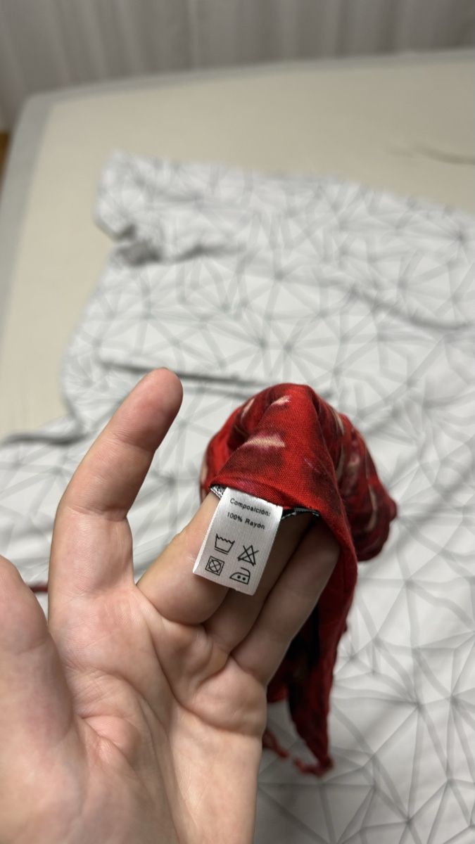 Blusen, T-Shirts & Tops: Red  Top, new – Neu (gemäss Beschreibung) aus Ueberstorf von man_p2fy 2