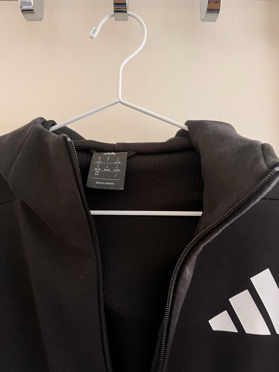 Adidas Pulls & Sweat-shirts: Adidas Kapuzenjacke – Neuf (Voir description) à Zürich par fla_2552 2