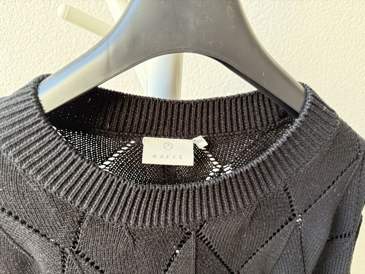 Pullover & Sweatshirts: Schwarzer KAFFE Strickpullover, Grösse Gr. 44 – Gebraucht aus Islikon von Julies_wardrobe 4