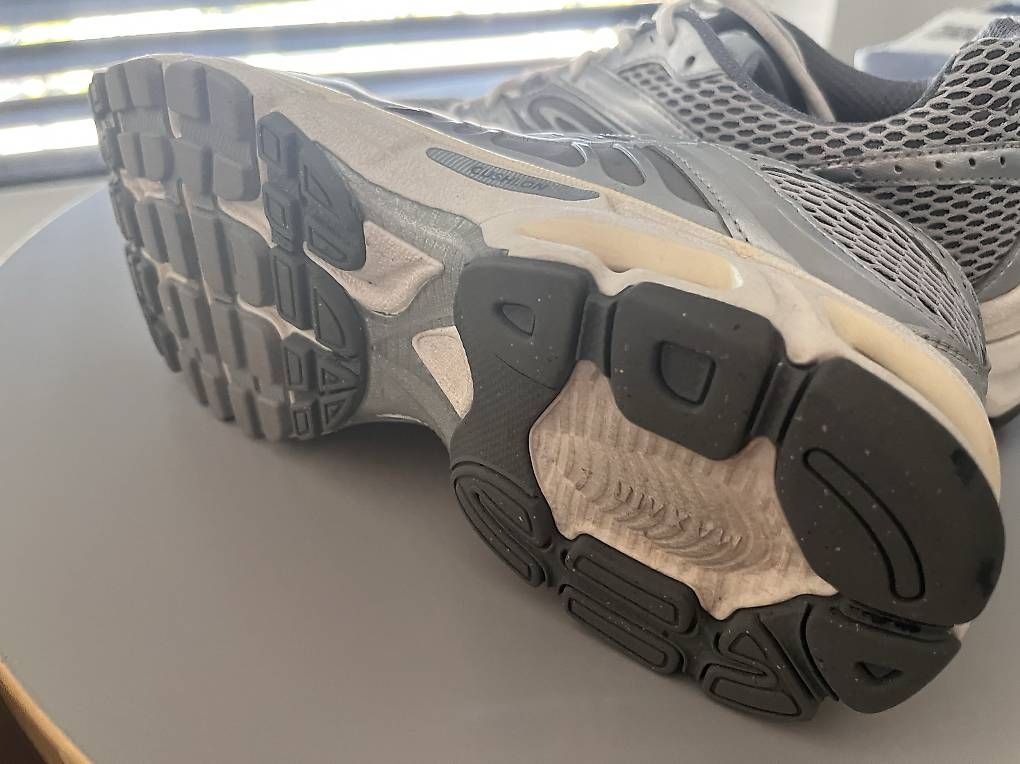 Scarpe da uomo: Nike Moto 2K, EU 42.5 – Usato da Zürich venduto da joe_zh8048 2
